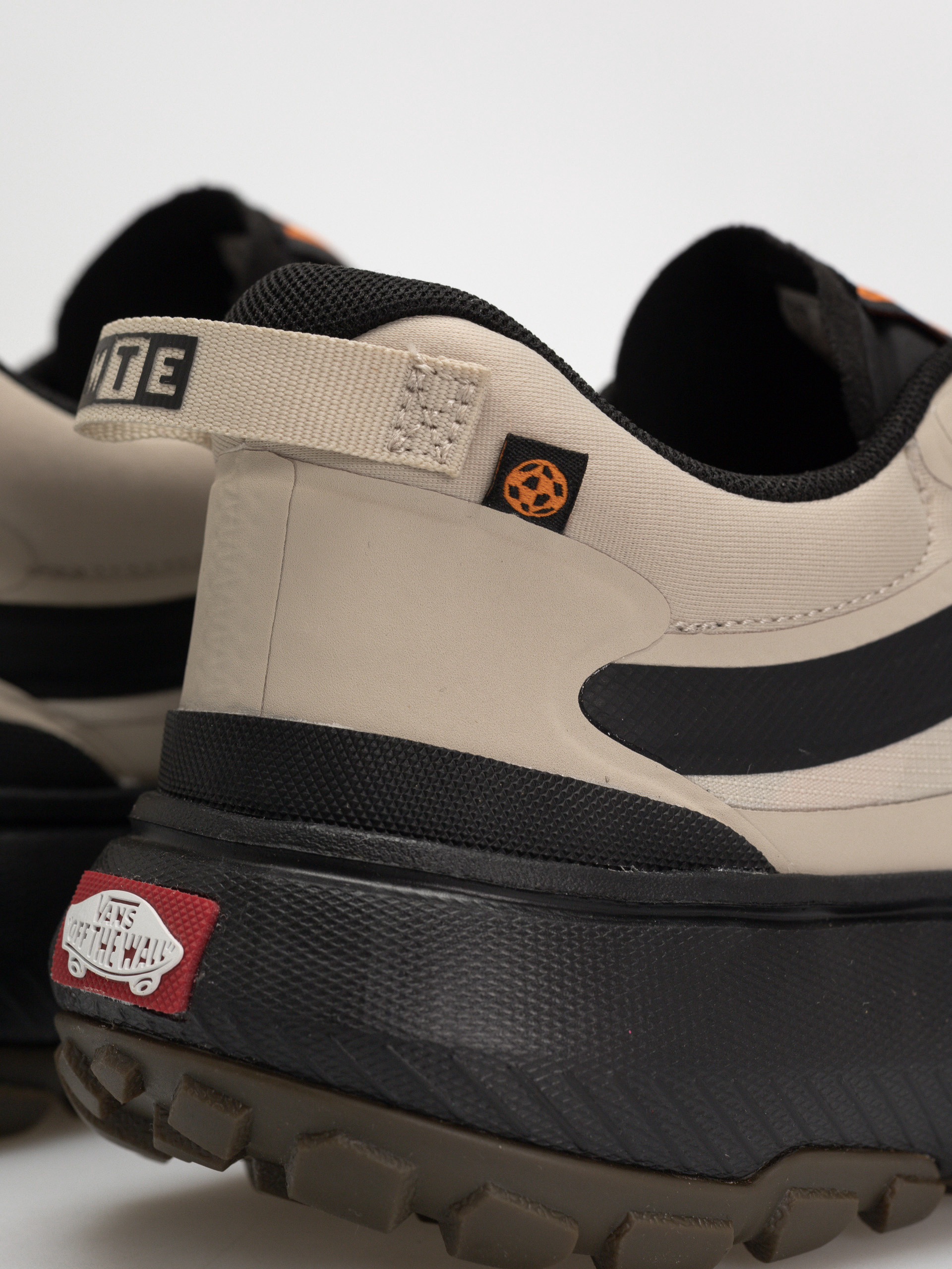 VANS MTE Crosspath Shoes - LIGHT BROWN