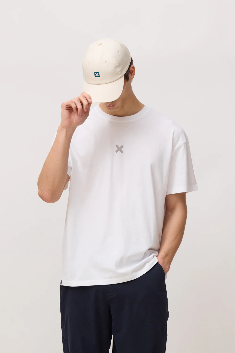 🧢 Blue Banana Off-White Nature Cap