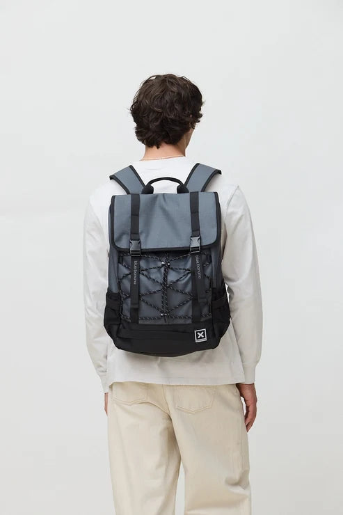 Blue Banana Black Adventure Bag – Zaino 20L in Ripstop Riciclato con Porta Laptop 16"