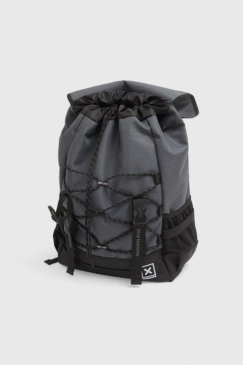 Blue Banana Black Adventure Bag – Zaino 20L in Ripstop Riciclato con Porta Laptop 16"