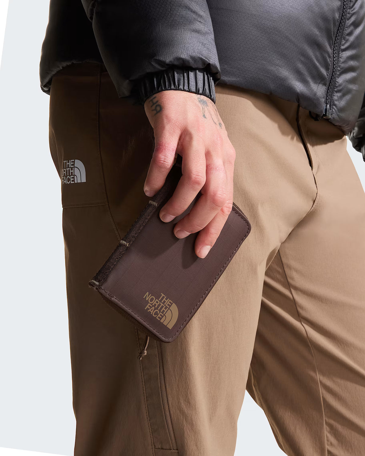 The North Face Base Camp Voyager Wallet - Dark Chestnut-Garnet