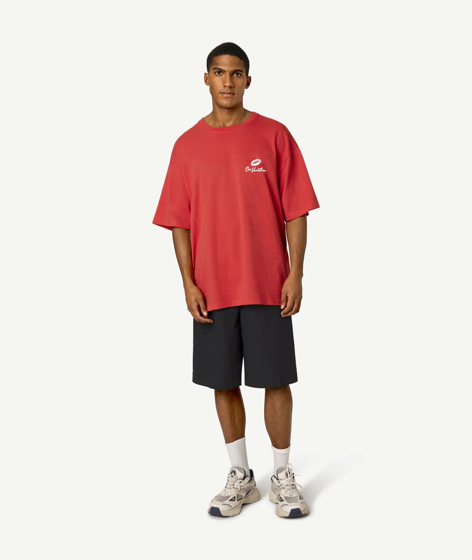 On Vacation Kiss Me T-shirt – CORAL