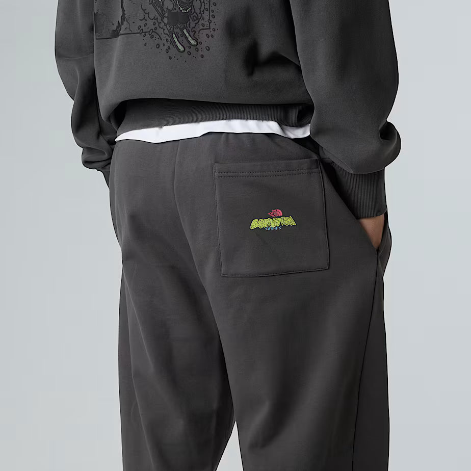 Pantaloni THE NORTH FACE Joggers Expedition Celebration Relaxed Unisex – ANTHRACITE GREY