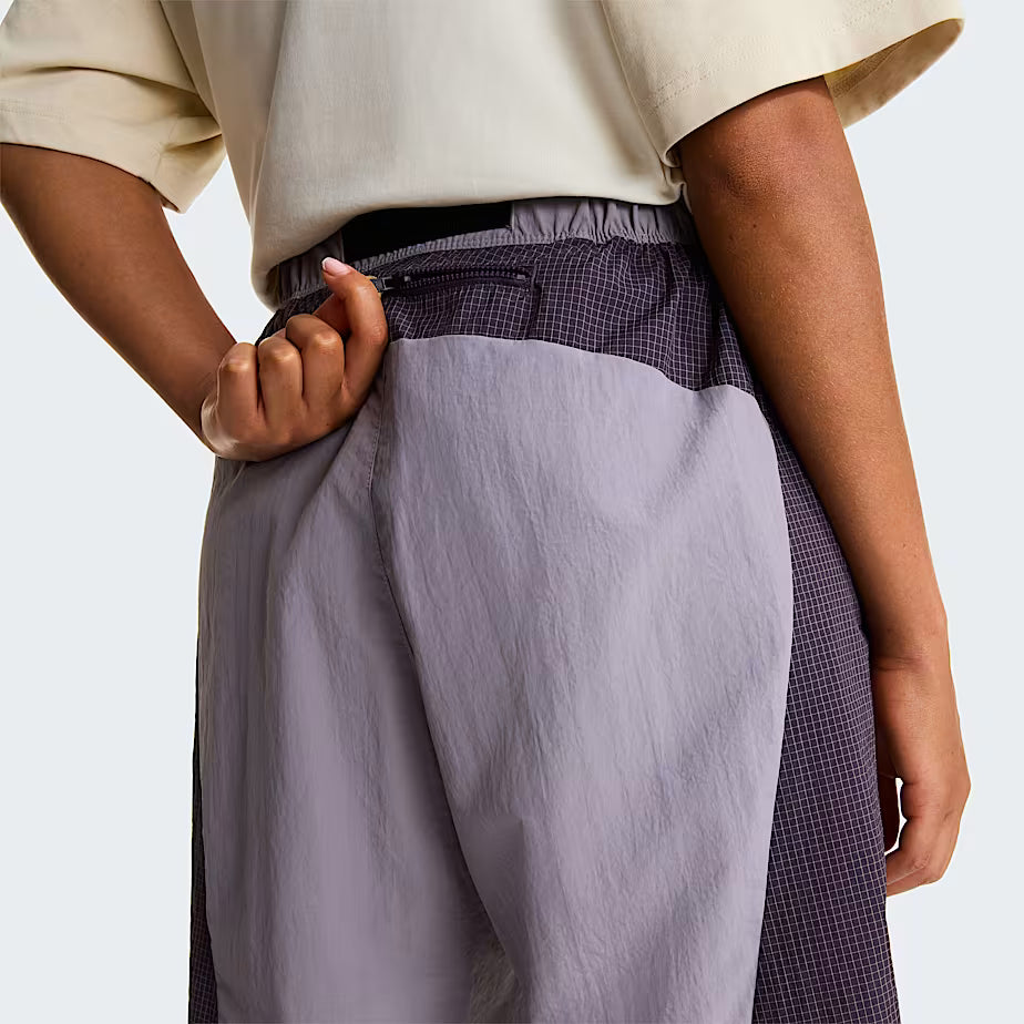 🩳 The North Face 1966 Motion Relaxed Graphic – NSE Belted Shorts Unisex - Transcendent Grey-Endless Dusk