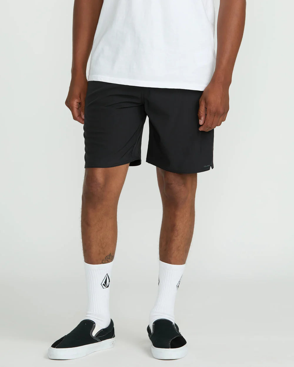 Volcom Frickin Ascender 18" Bermuda Shorts – BLACK