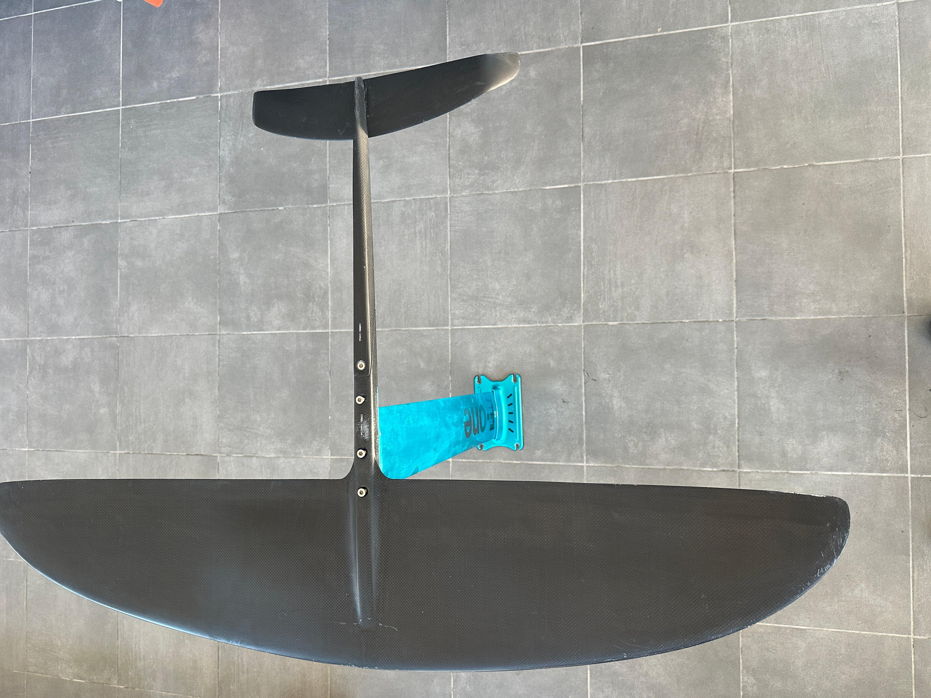 Foil F-ONE Gravity 2200 completo USATO