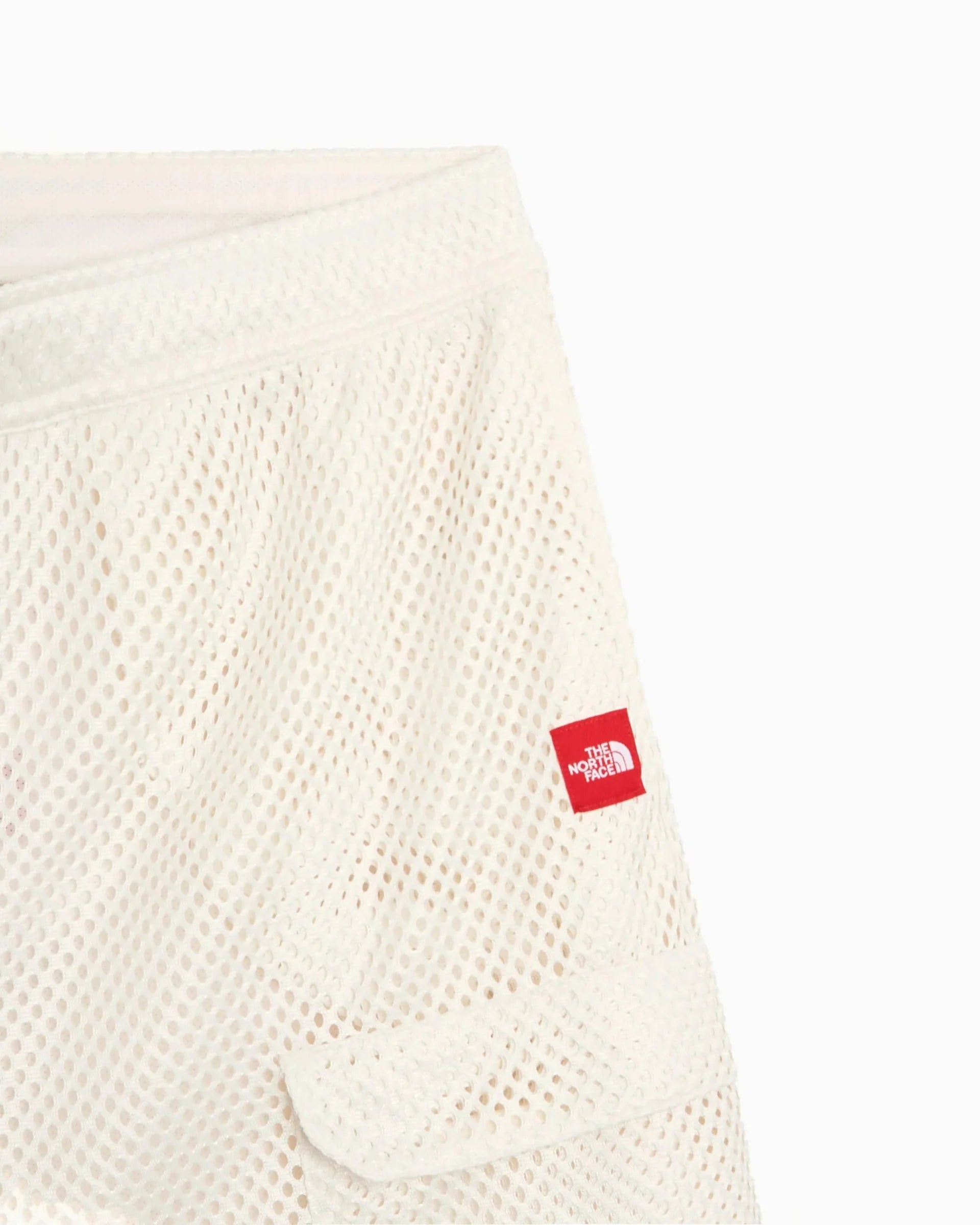 🩳 The North Face Red Box Mesh Utility Shorts – TNF White